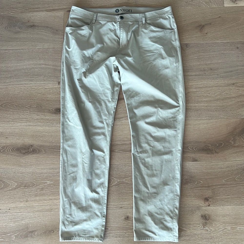 Vuori Meta Pant - Birch Color - Size 38x32